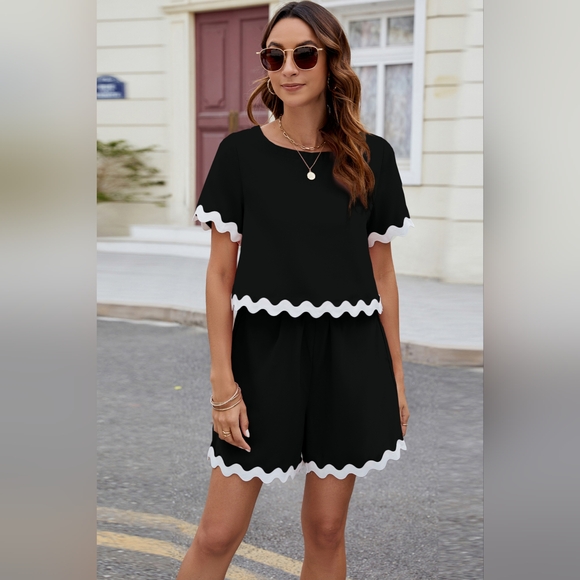 Contrast Trim Round Neck Top and Shorts Set. Hit The Like ♡ Button For SALE - Picture 5 of 6